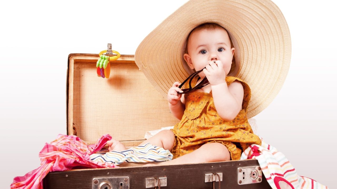 La checklist de bébé : faire sa valise pour les vacances d’été