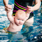 Pourquoi choisir des cours de bébé nageur à Nancy pour votre petit aventurier